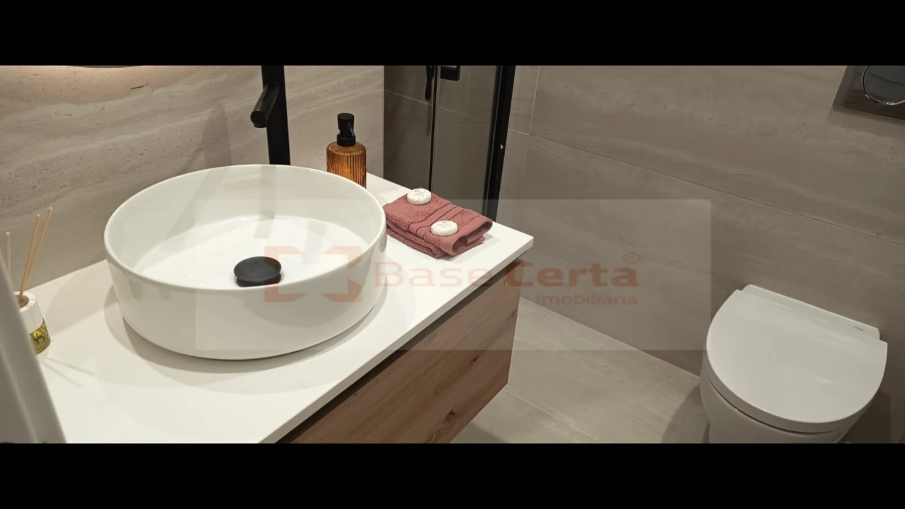 Apartamento T2 para Venda em Benfica Foto 8