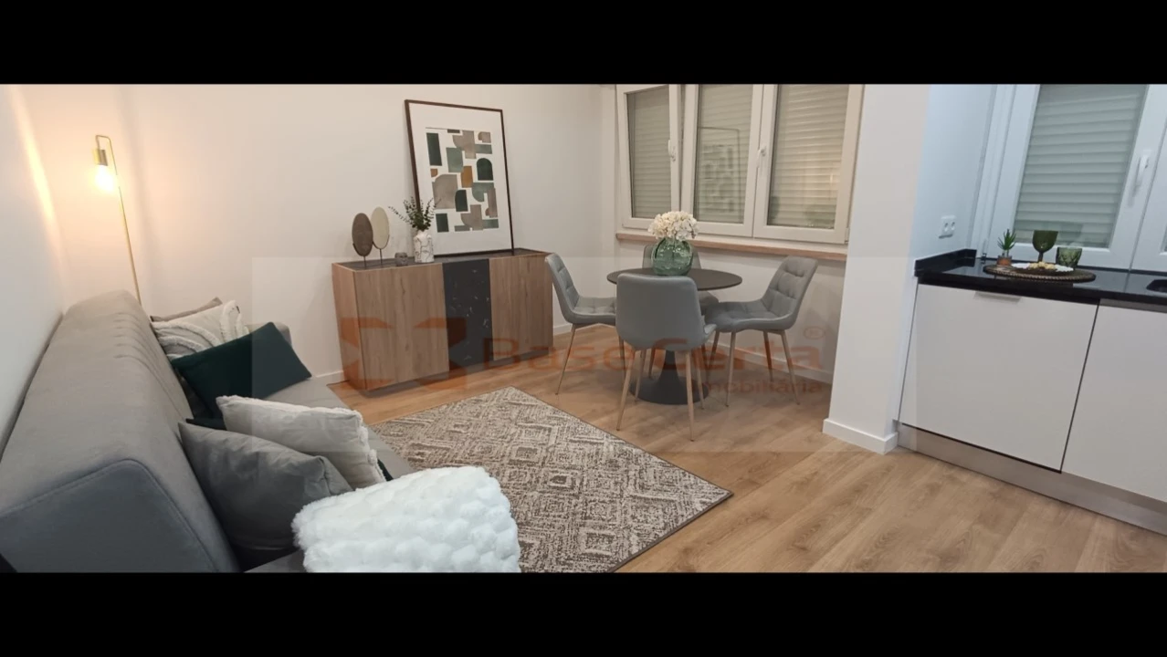 Apartamento T2 para Venda em Benfica Foto 2