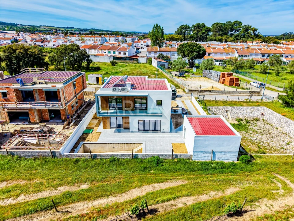 Moradia T4 para Venda em Azeitão (São Lourenço e São Simão) Foto 7