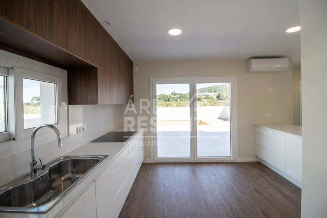 Moradia T4 para Venda em Azeitão (São Lourenço e São Simão) Foto 5