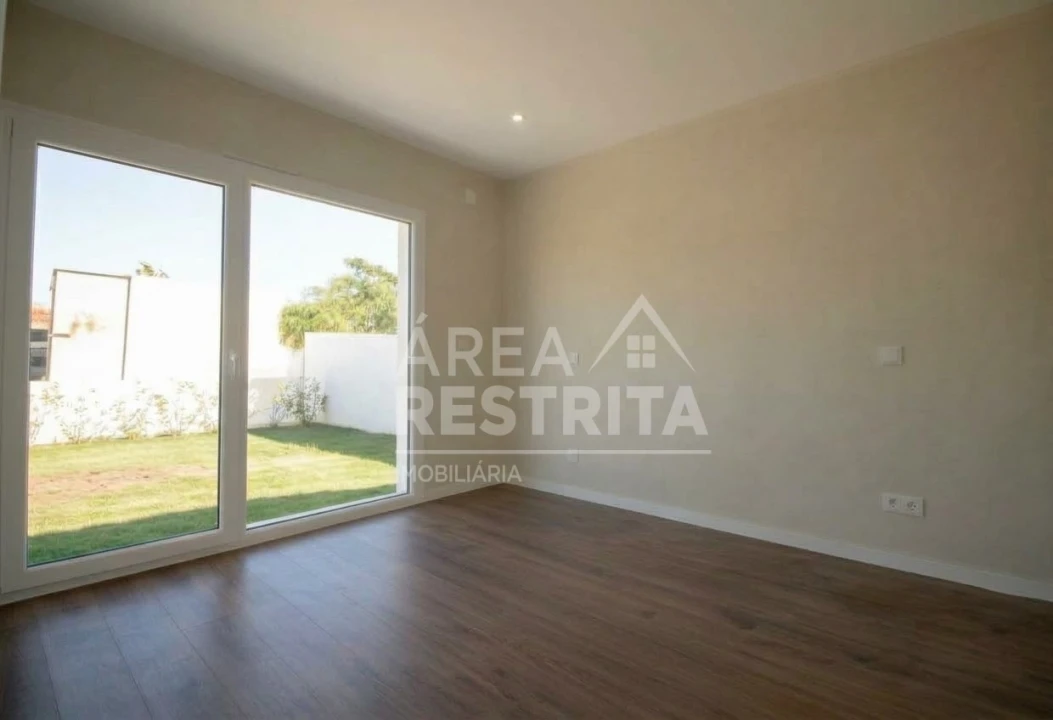 Moradia T4 para Venda em Azeitão (São Lourenço e São Simão) Foto 11