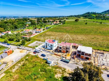Moradia T4 para Venda em Azeitão (São Lourenço e São Simão)