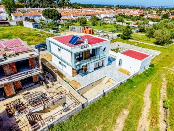 Moradia T4 para Venda em Azeitão (São Lourenço e São Simão)
