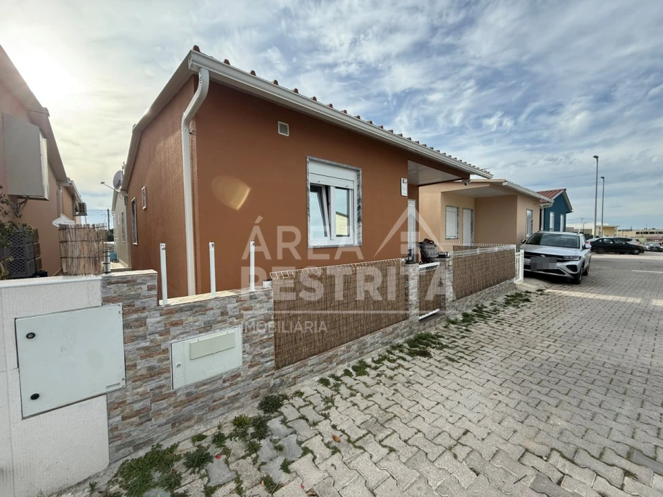 Moradia T2 para Venda em Fernao Ferro Foto 28