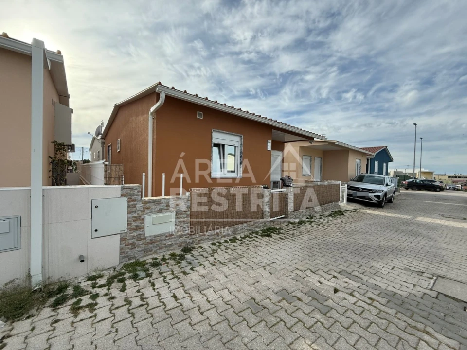 Moradia T2 para Venda em Fernao Ferro Foto 30