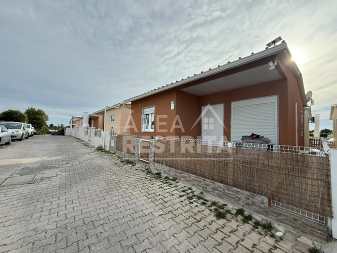 Moradia T2 para Venda em Fernao Ferro Foto 27