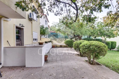 Moradia T5 para Venda em Algueirão-Mem Martins