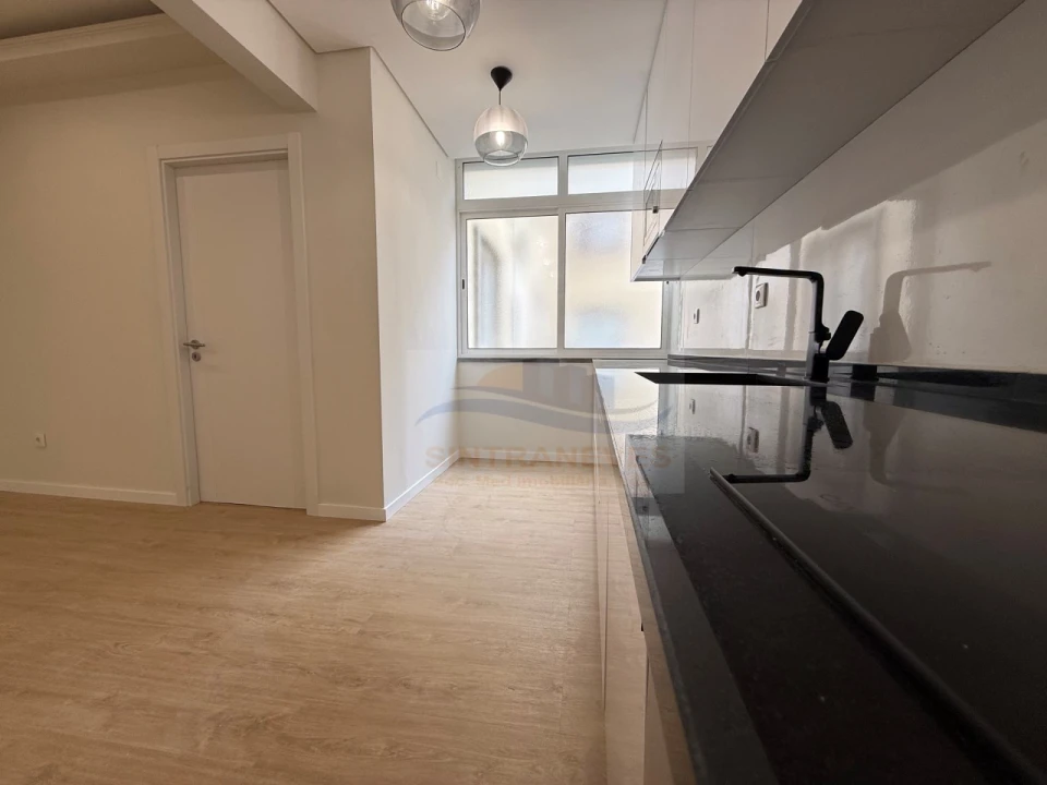 Apartamento T4 para Venda em Venteira Foto 10