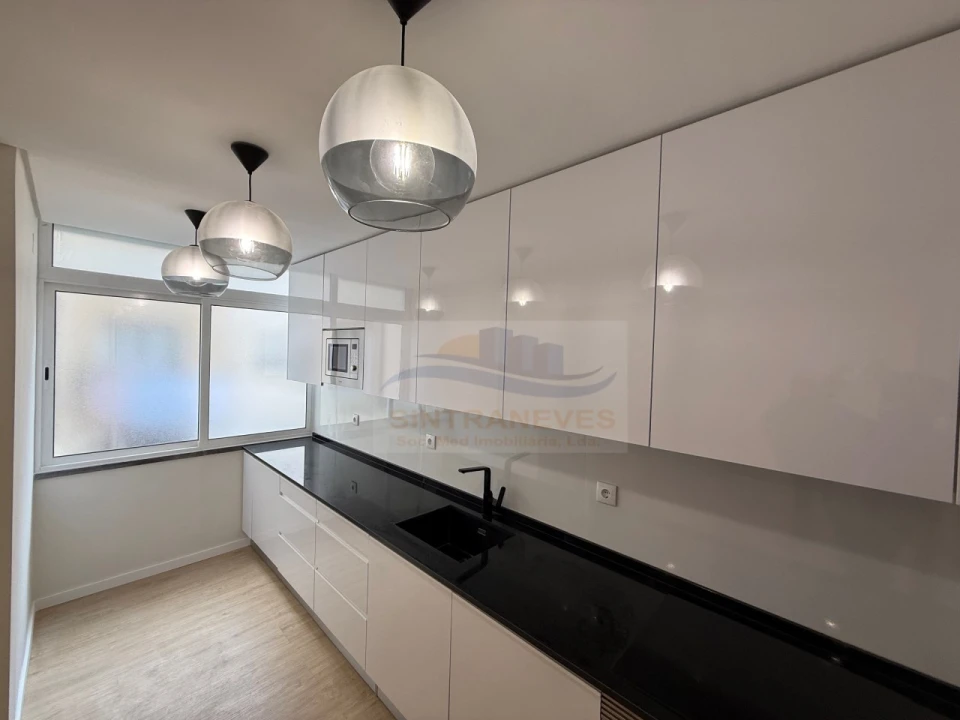 Apartamento T4 para Venda em Venteira Foto 11