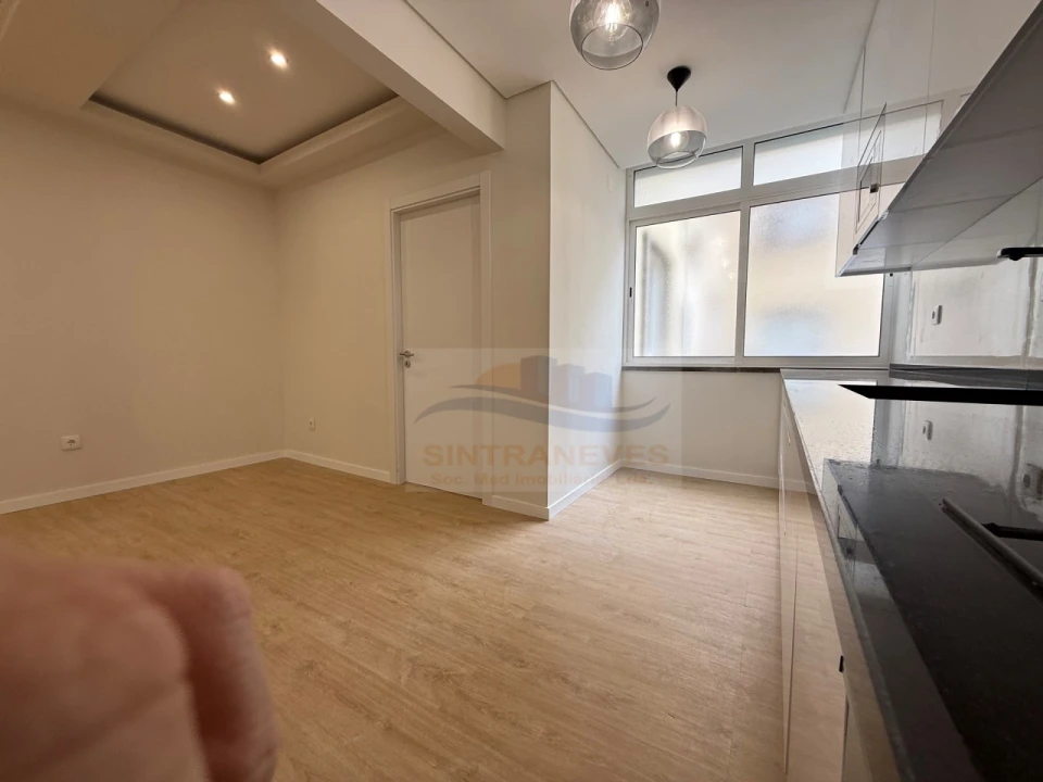 Apartamento T4 para Venda em Venteira Foto 12