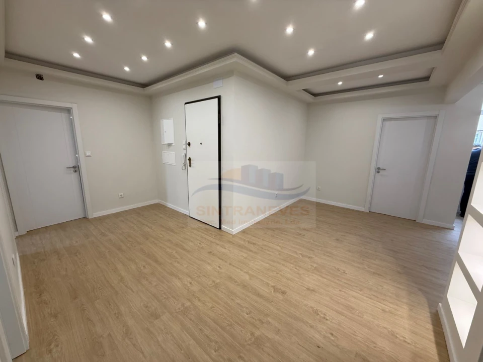 Apartamento T4 para Venda em Venteira Foto 21