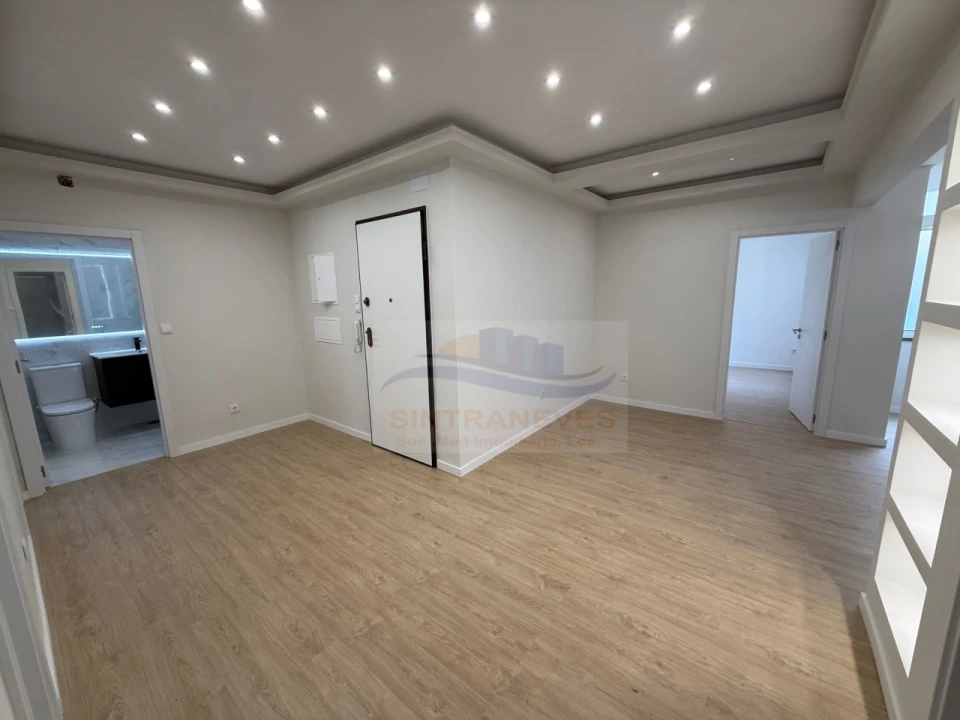 Apartamento T4 para Venda em Venteira Foto 22
