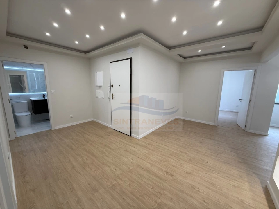 Apartamento T4 para Venda em Venteira Foto 23