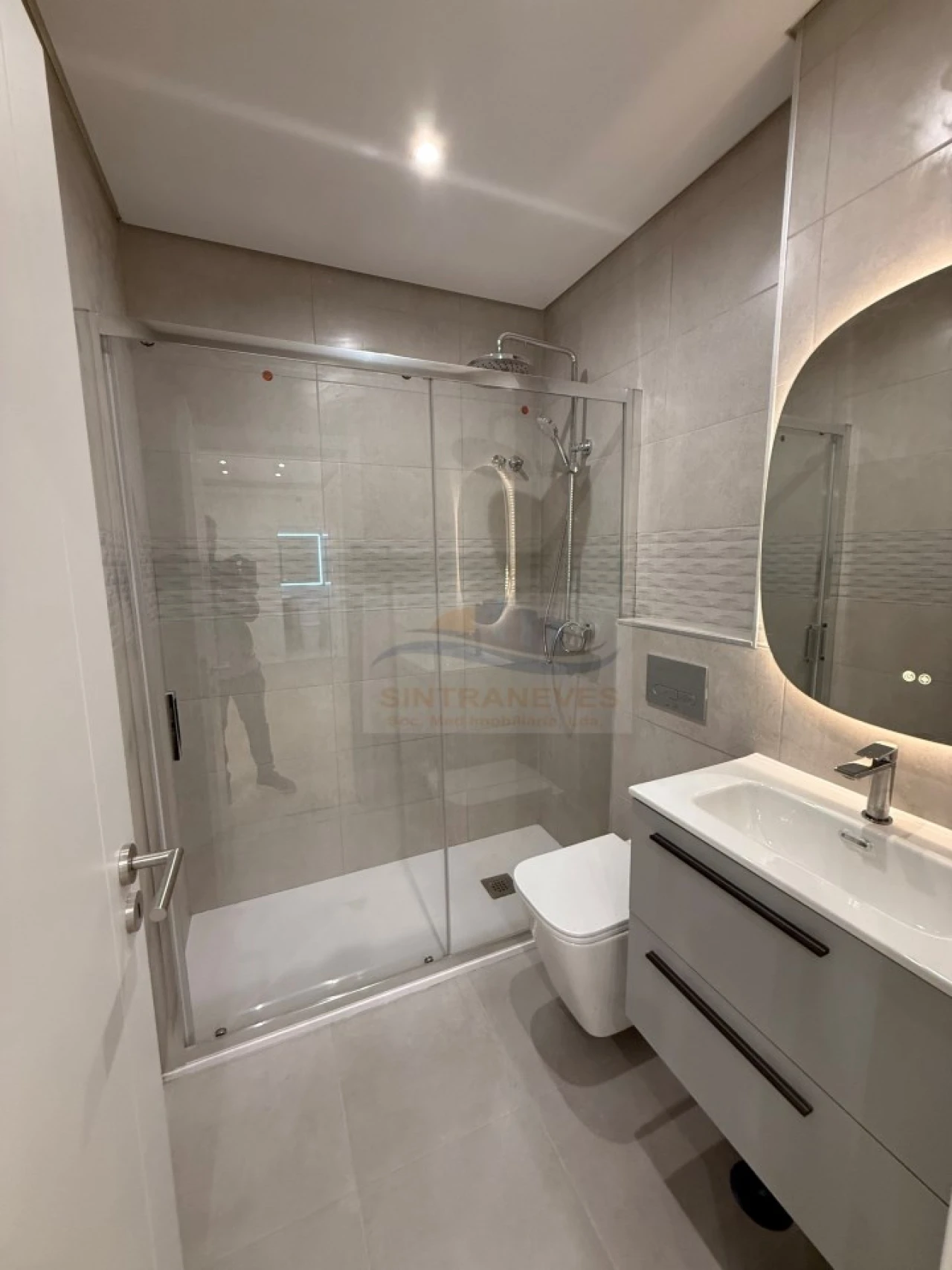Apartamento T4 para Venda em Venteira Foto 30