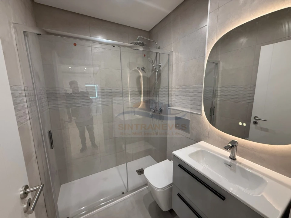 Apartamento T4 para Venda em Venteira Foto 31