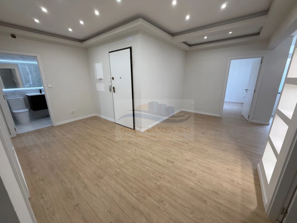 Apartamento T4 para Venda em Venteira Foto 32
