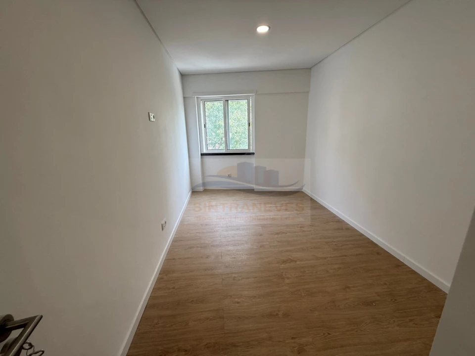Apartamento T4 para Venda em Venteira Foto 38