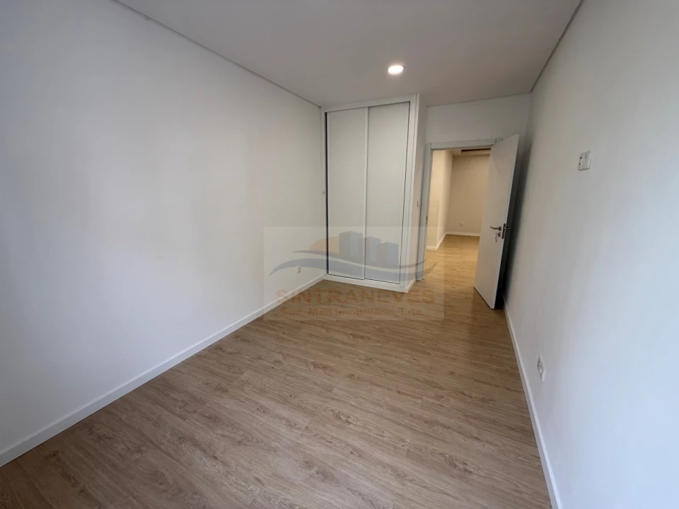 Apartamento T4 para Venda em Venteira Foto 40