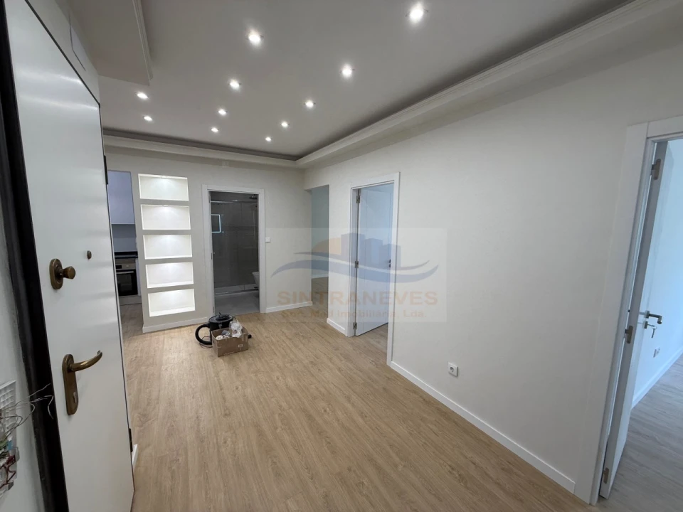 Apartamento T4 para Venda em Venteira Foto 44