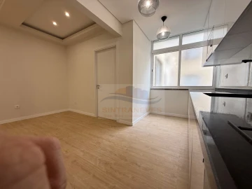 Apartamento T4 para Venda em Venteira