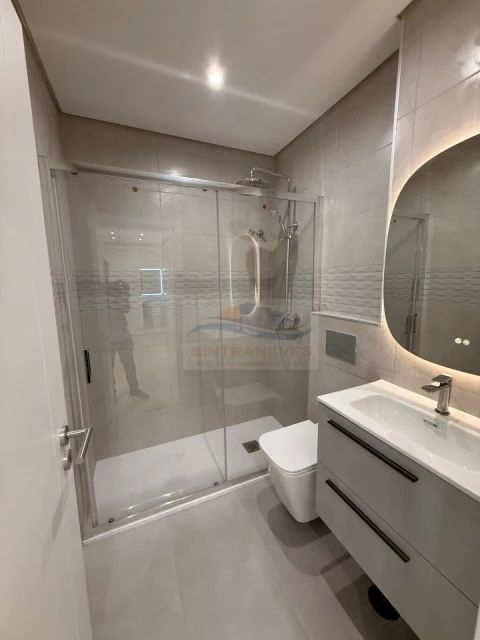 Apartamento T4 para Venda em Venteira