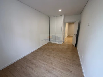 Apartamento T4 para Venda em Venteira