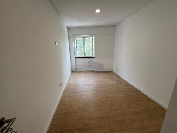 Apartamento T4 para Venda em Venteira Foto 38