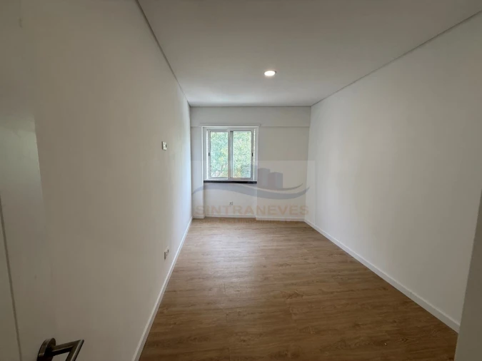 Apartamento T4 para Venda em Venteira Foto 41
