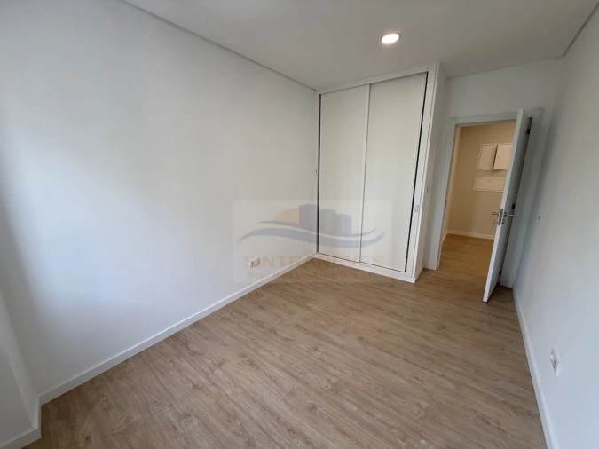 Apartamento T4 para Venda em Venteira Foto 51