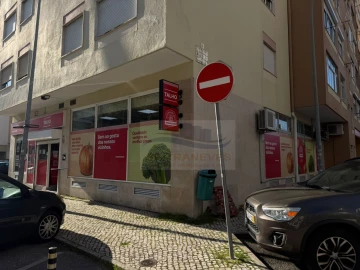 Negócio para Venda em Falagueira-Venda Nova