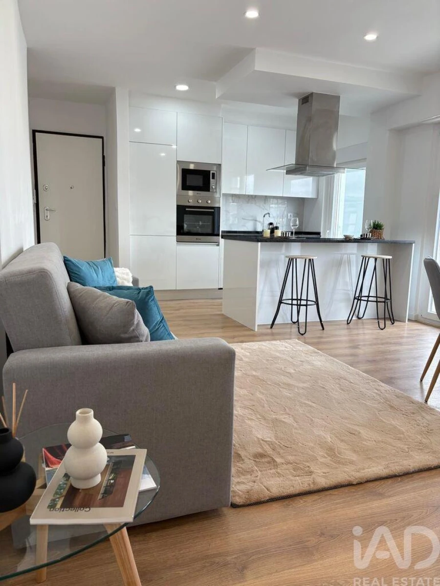Apartamento T3 para Venda em Benfica Foto 3