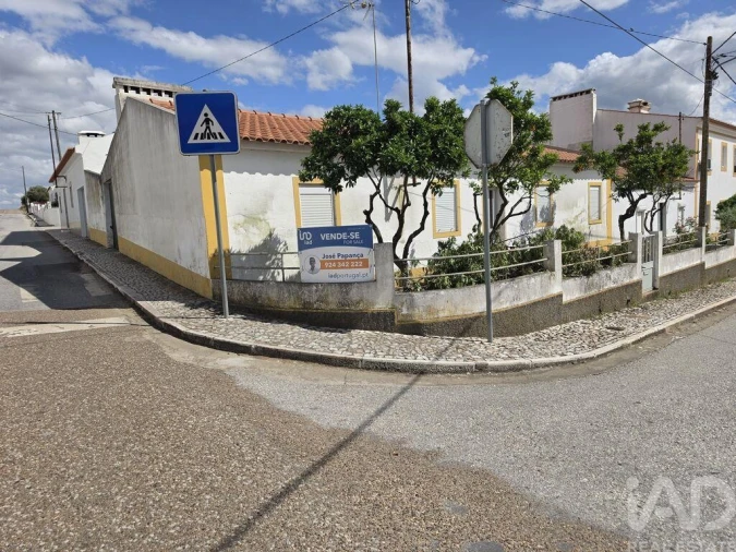 Moradia T2 para Venda em Veiros Foto 2