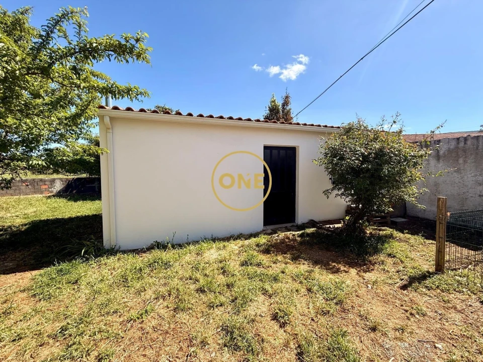 Moradia T2 para Venda em Alcobaça e Vestiaria Foto 7