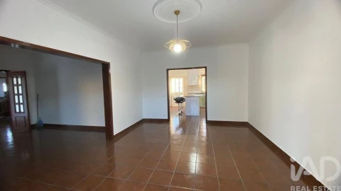 Moradia T3 para Venda em Vila Facaia