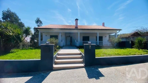 Moradia T3 para Venda em Vila Facaia