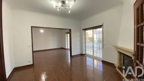 Moradia T3 para Venda em Vila Facaia