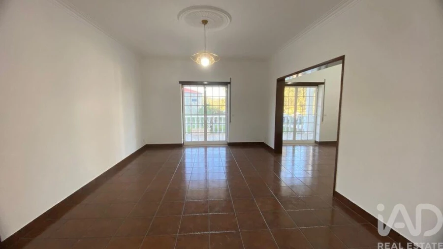 Moradia T3 para Venda em Vila Facaia Foto 9