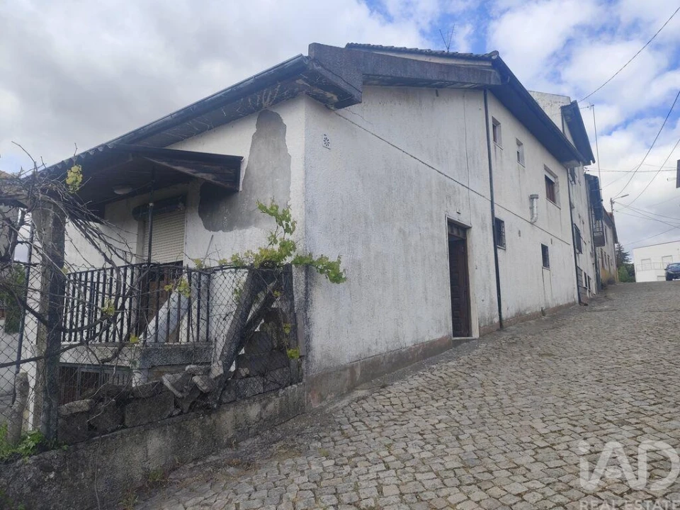 Moradia T8 para Venda em Vimioso Foto 3