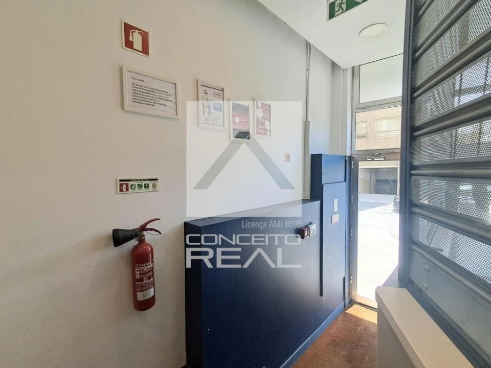 Loja para Venda em São Mamede de Infesta e Senhora da Hora Foto 9