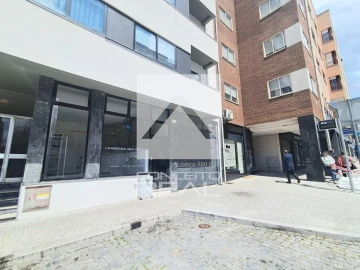 Loja para Venda em São Mamede de Infesta e Senhora da Hora