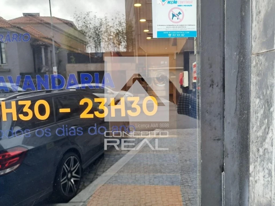 Loja para Venda em São Mamede de Infesta e Senhora da Hora Foto 1