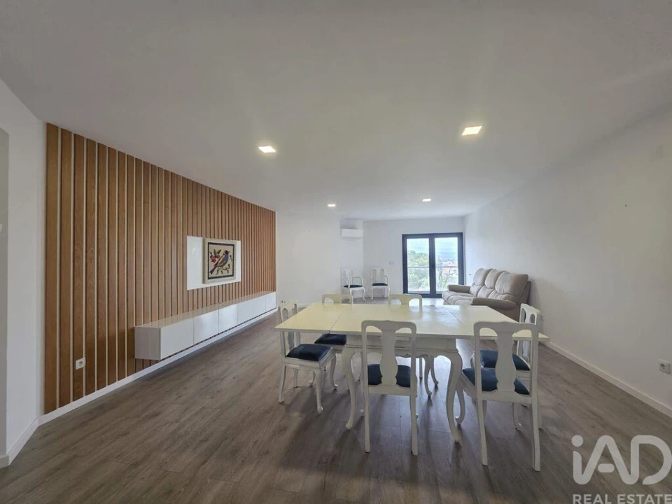 Apartamento T3 para Arrendamento em Currelos, Papízios e Sobral Foto 1