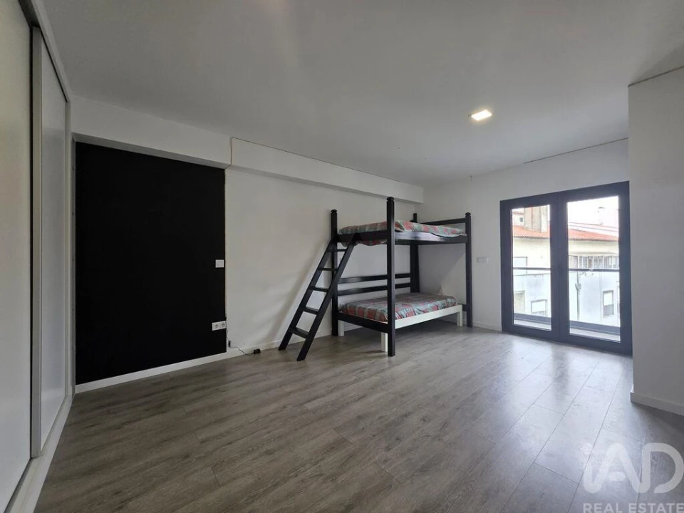 Apartamento T3 para Arrendamento em Currelos, Papízios e Sobral Foto 3