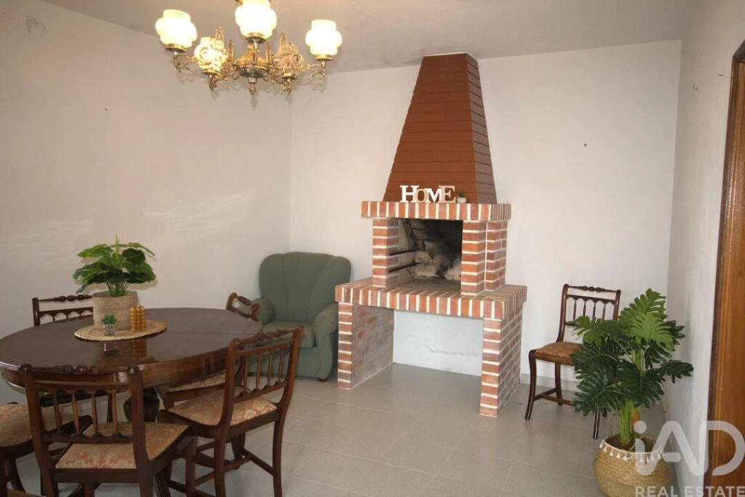 Moradia T2 para Venda em Mões Foto 11