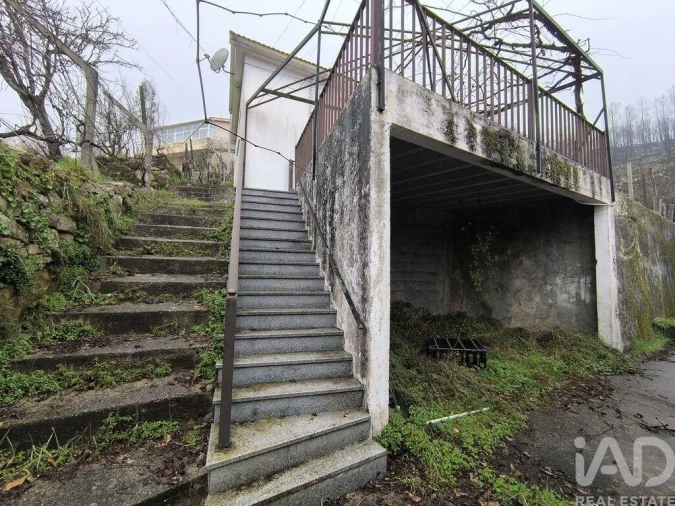 Moradia T2 para Venda em Mões Foto 18