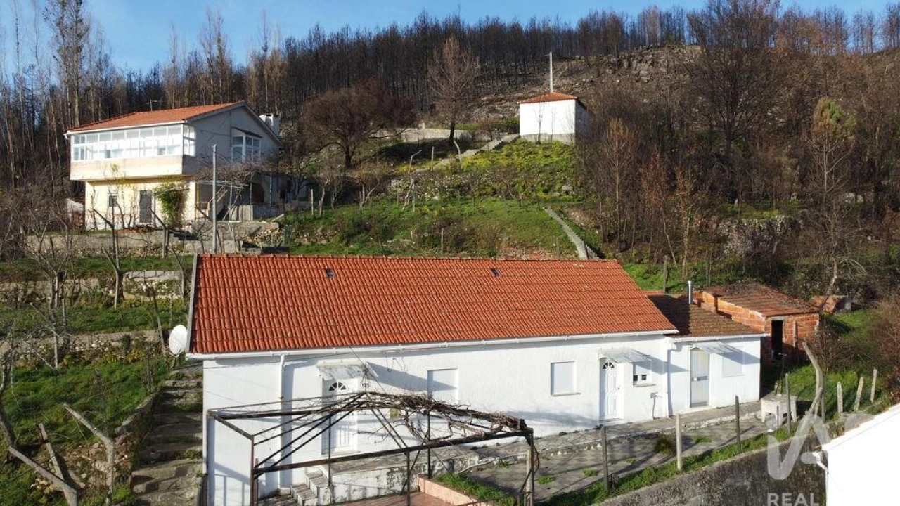 Moradia T2 para Venda em Mões Foto 1