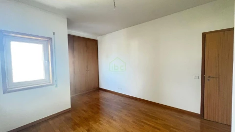 Apartamento T3 para Venda em Póvoa de Varzim, Beiriz e Argivai