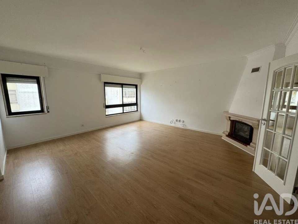 Apartamento T3 para Venda em Cacém e São Marcos Foto 1