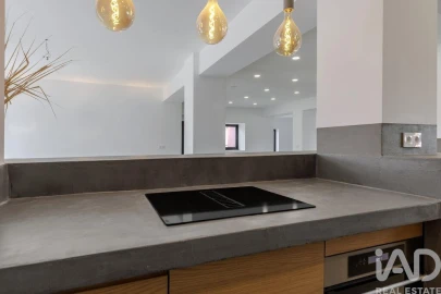 Moradia T5 para Venda em Charneca de Caparica e Sobreda