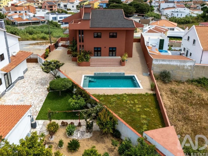 Moradia T5 para Venda em Charneca de Caparica e Sobreda Foto 2